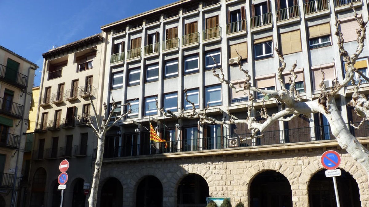 Imagen de archivo de la fachada de la Paeria de Balaguer. 