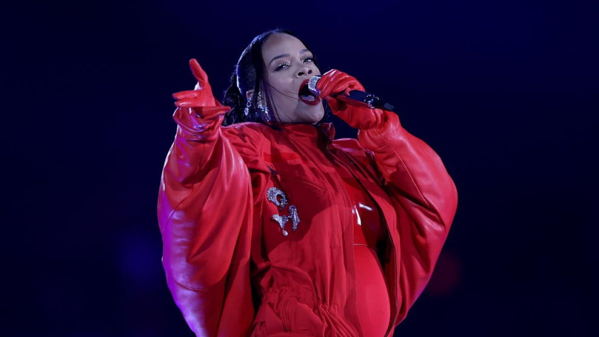 La cantant Rihanna en l'entretemps de la Superbowl entre Los Philadelphia Eagles i els Kansas City Chiefs.