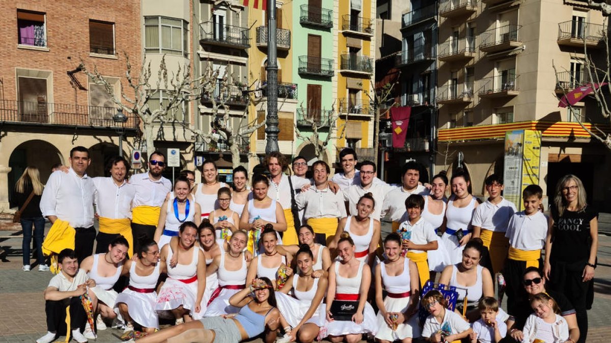 Colles del Grup Sardanista Montserrat en el concurs celebrat el novembre passat a Balaguer