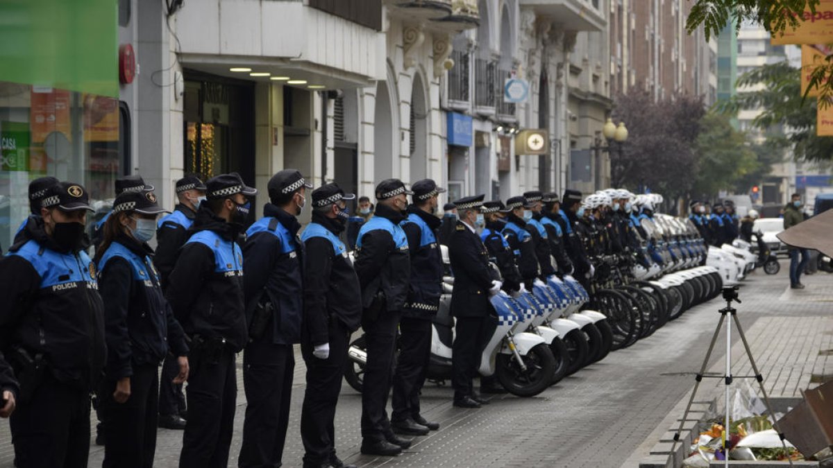 Urbans en formació a la festa de Santa Cecília, la seua patrona.