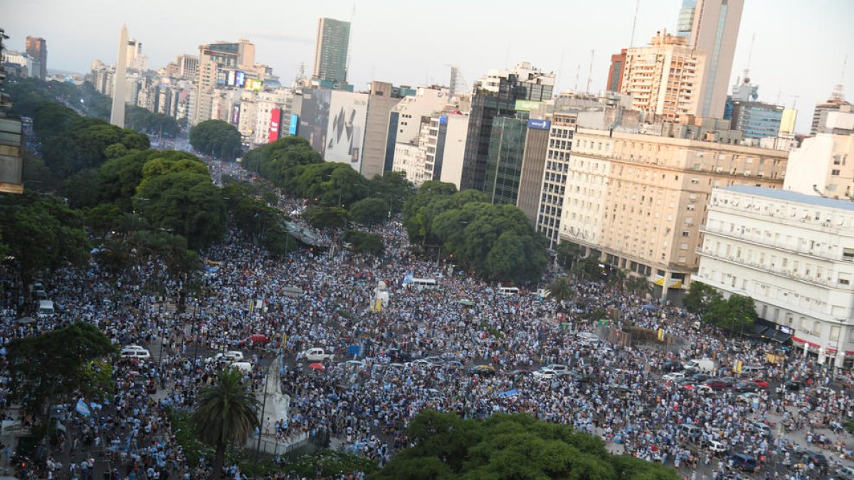 Milions d'argentins van sortir al carrer per celebrar el títol de campions del món.