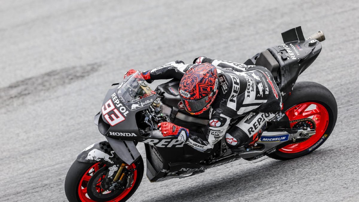 Marc Márquez, ayer durante la segunda jornada de entrenamientos en el circuito de Sepang.