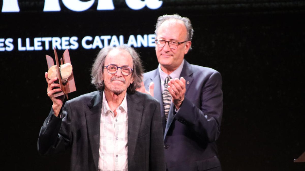 Piera, al rebre el Premi d’Honor de les Lletres Catalanes.
