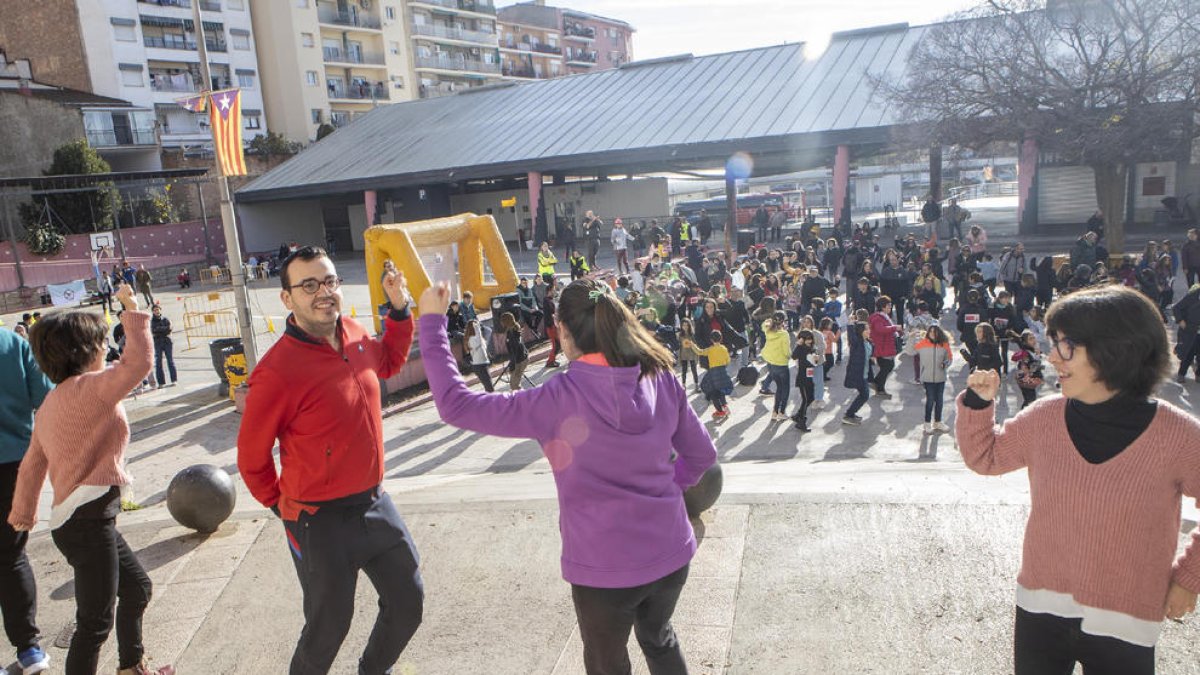 Més de 30 activitats a Tàrrega. La plaça de les Nacions Sense Estat va ser ahir l’epicentre de la Marató a la capital de l’Urgell.