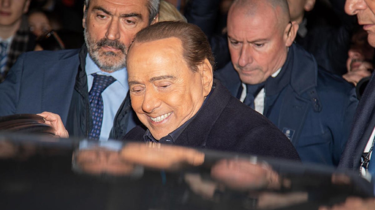 Silvio Berlusconi durant les eleccions regionals de febrer a la Llombardia.