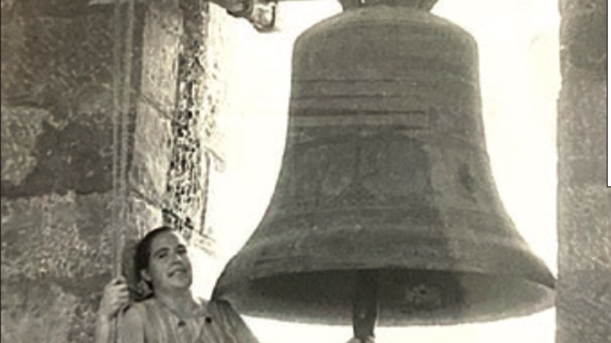 Julia Bonales, en la torre del campanario. Dio los toques de las ceremonias y actos religiosos durante seis años.