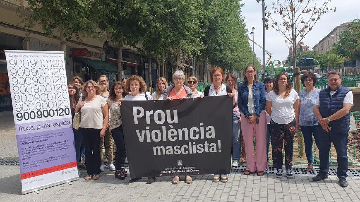 Minut de silenci a Lleida en rebuig del crim masclista a Cornellà