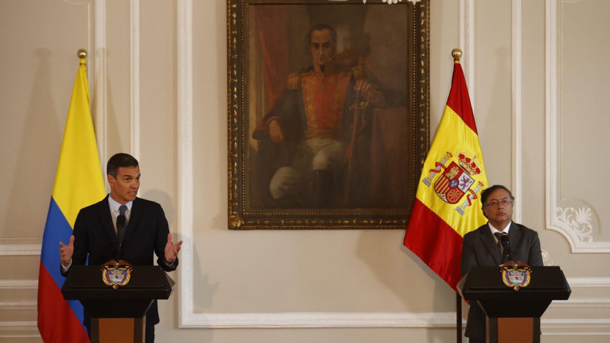 Pedro Sánchez durant una declaració en la visita a Colòmbia.