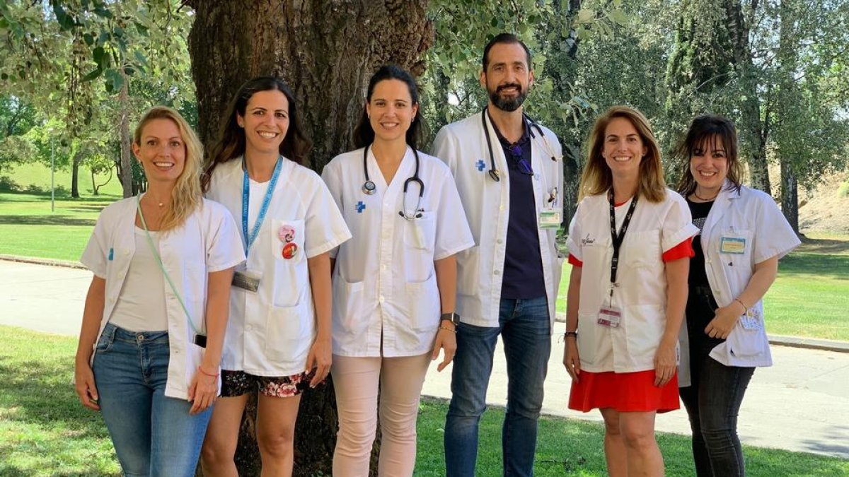 L'equip que ha participat en l'assaig clínic per a la millora dels pacients amb insuficiència cardíaca, amb un dels seus coordinadors, el doctor José Luis Morales Rull.

Data de publicació: dijous 16 de juny del 2022, 13:07

Localització: Lleida

Autor: Cedida a l'ACN per l'ICS Lleida