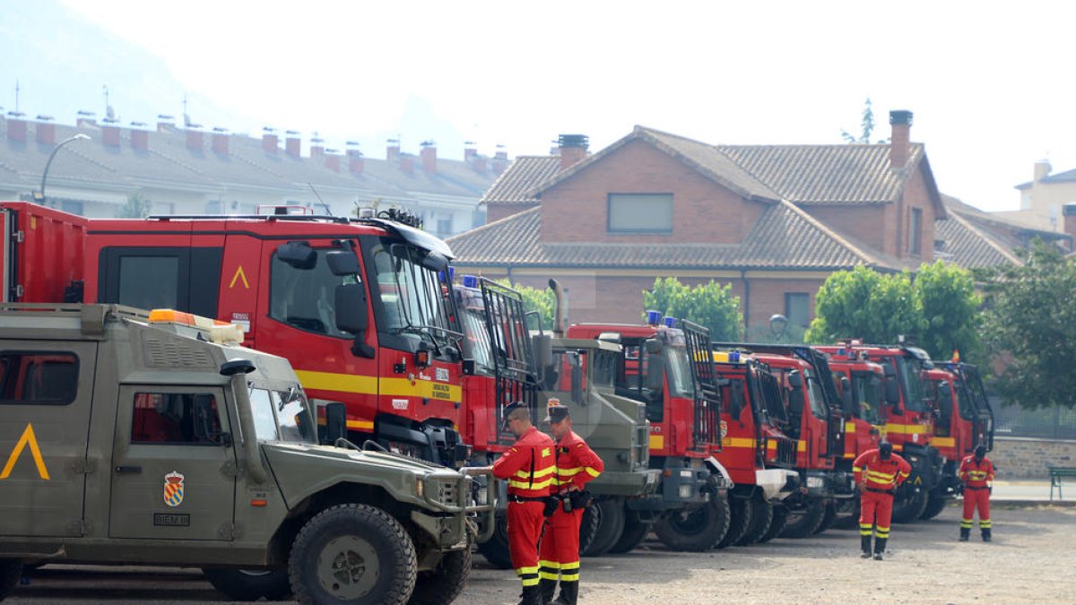 Unitats de l'UME (Unitat Militar d'Emergències), a l'incendi de Baldomar