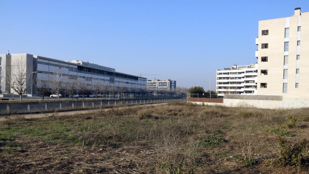 El solar de la calle Sant Paulí de Nola, donde se proyecta la nueva casa Barnahus de Lleida. 