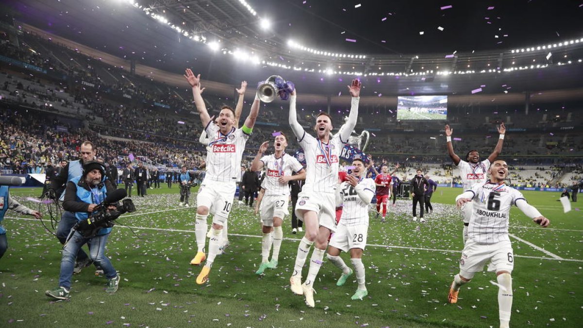 El Toulouse aparta a cinco jugadores por no vestir la camiseta arcoíris