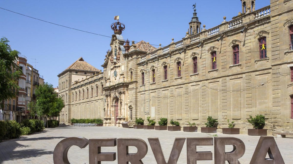 L’institut Antoni Torroja és a l’edifici de la Universitat de Cervera.