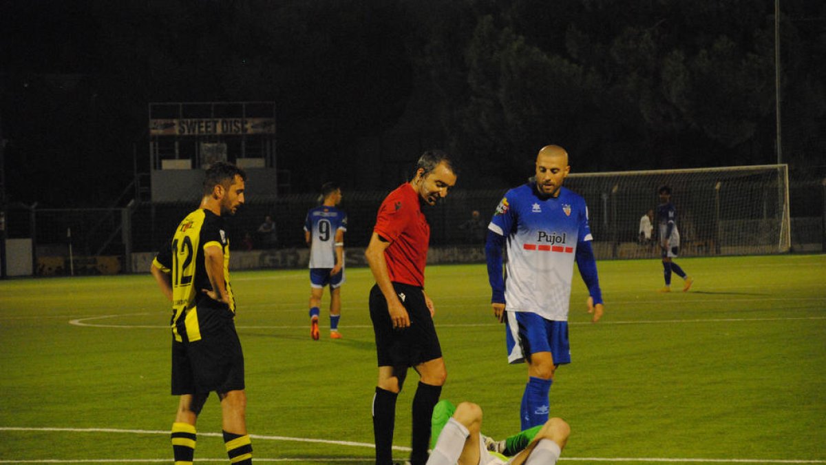 Adrià Fernández, en una acció del partit de dimecres passat amb el Cardassar.