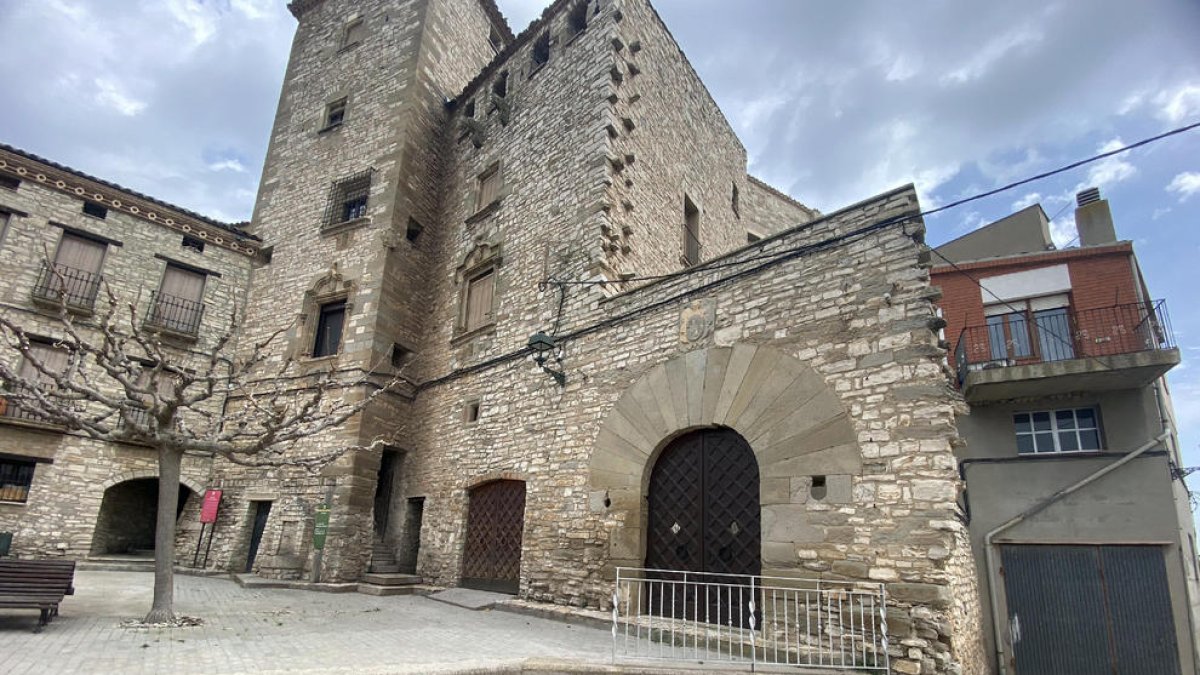 Estat actual del castell de les Oluges.