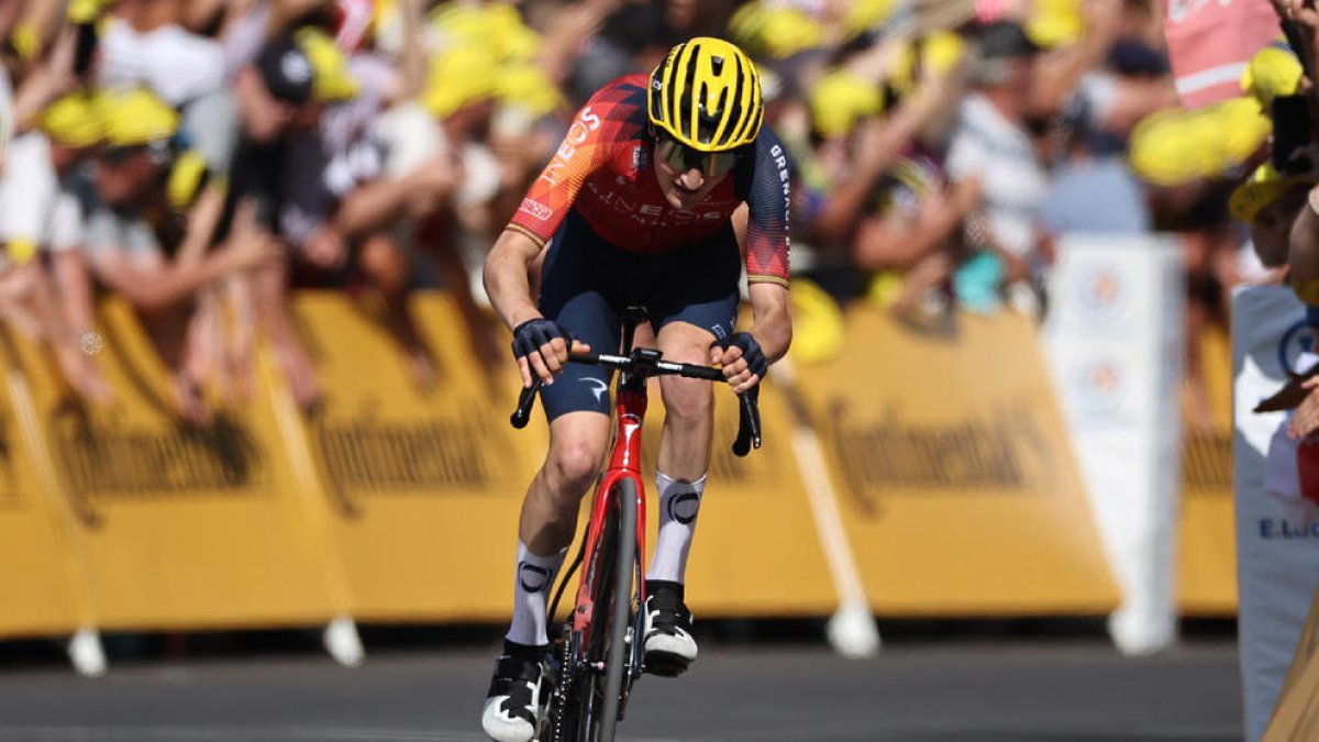 Carlos Rodríguez afronta los últimos metros de la decimocuarta etapa del Tour de Francia.