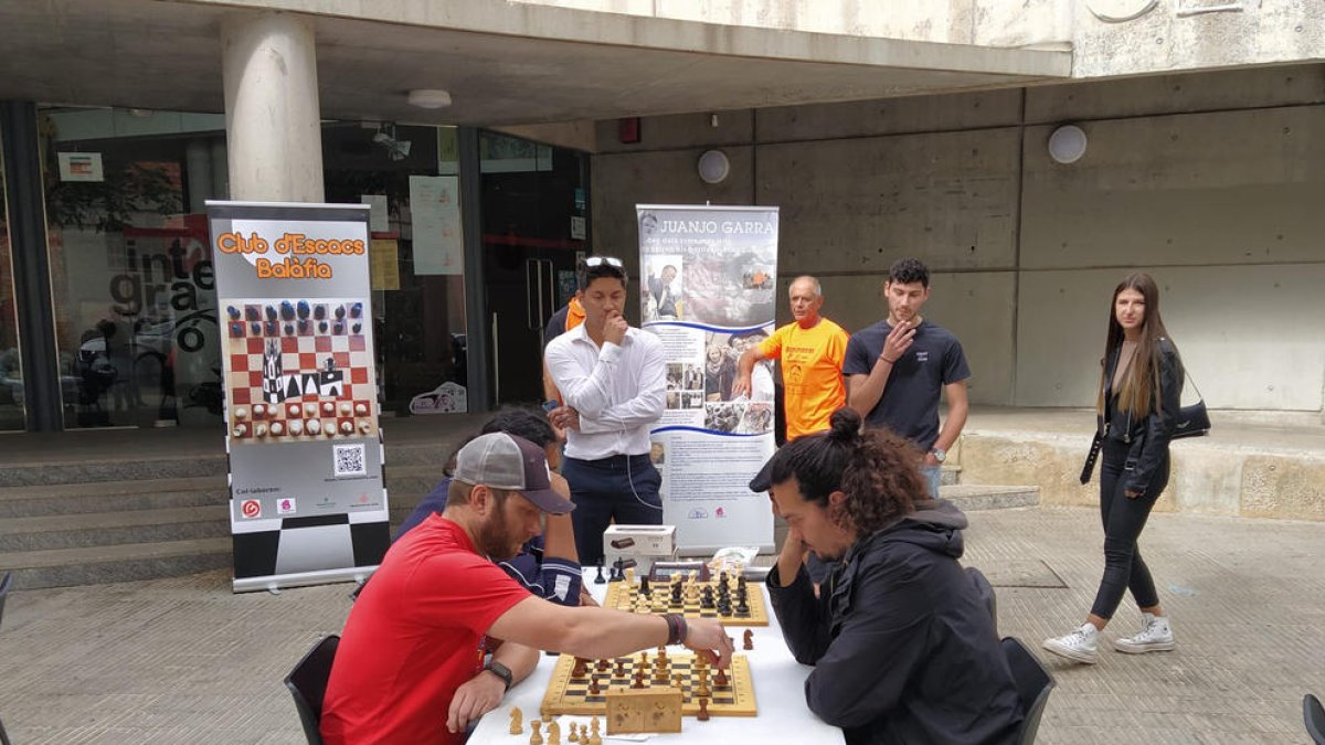 El Club Escacs Balàfia sale a la calle por la Festa Major de Lleida