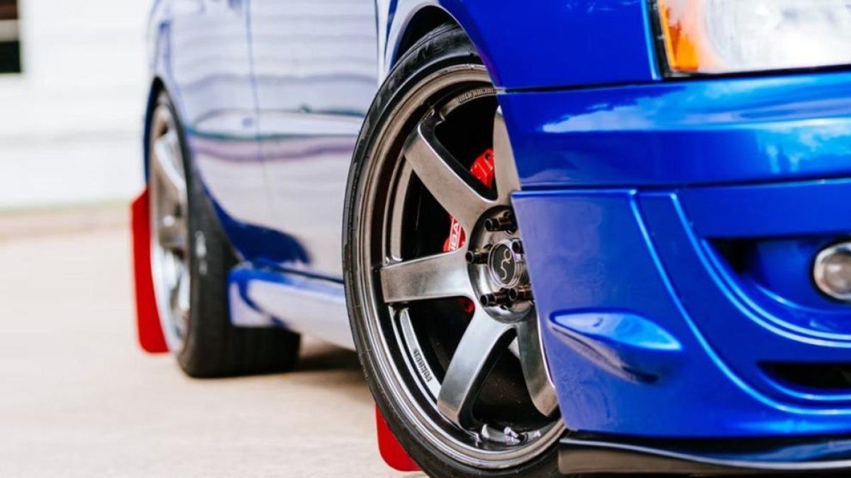 Un pneumàtic de baixa resistència al rodolament pot fer que un cotxe elèctric realitzi un 30% més de quilòmetres, segons Euromaster.
