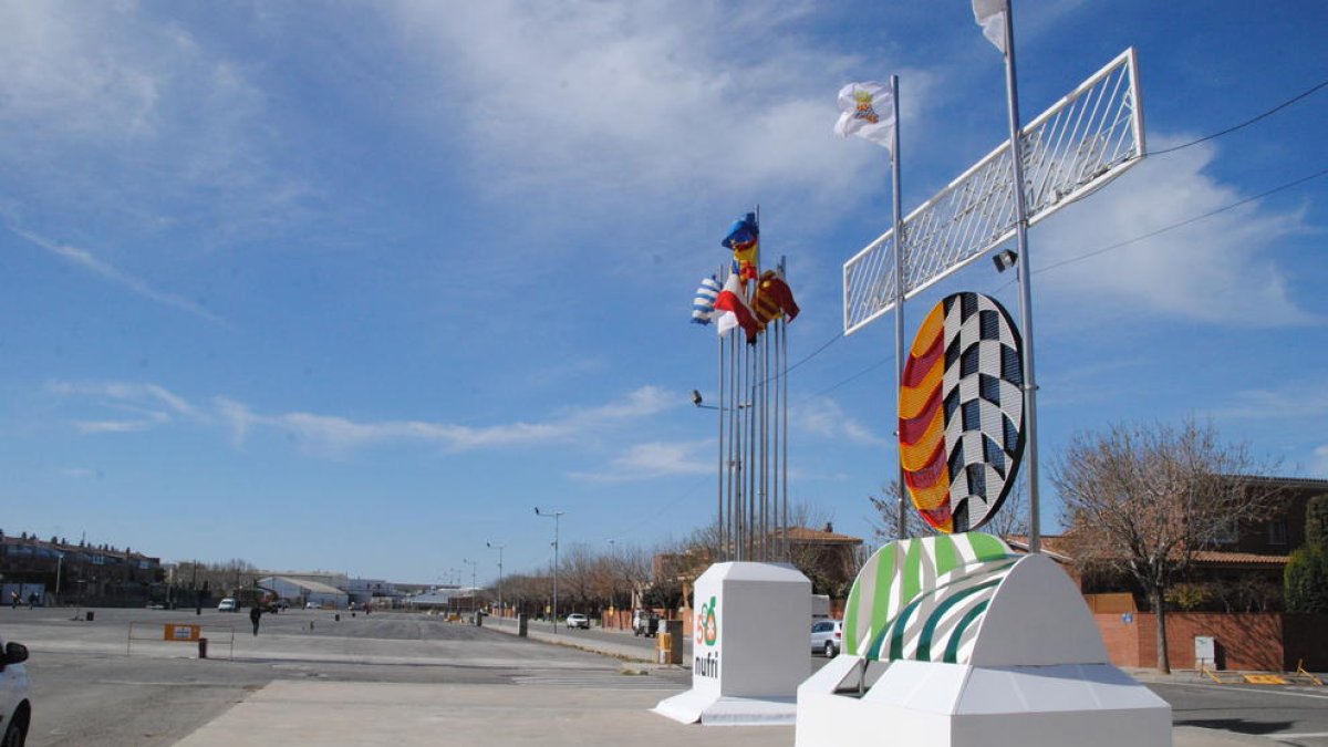 La entrada del recinto ferial se ubicará frente a la avenida Ermengol V. 