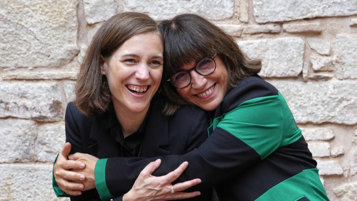 Carla Simón, ahir amb la presidenta de l’Acadèmia, Judith Colell.