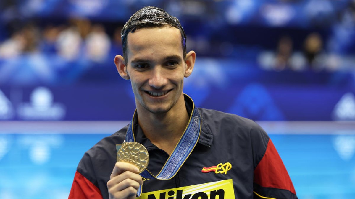 Fernando Díaz, con la medalla de oro lograda ayer.