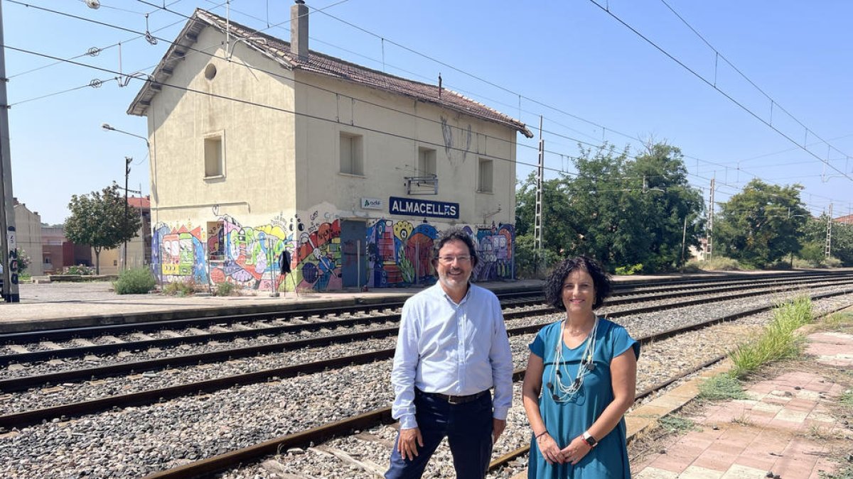 Gavín y Olivart, ayer en la estación de Almacelles. 