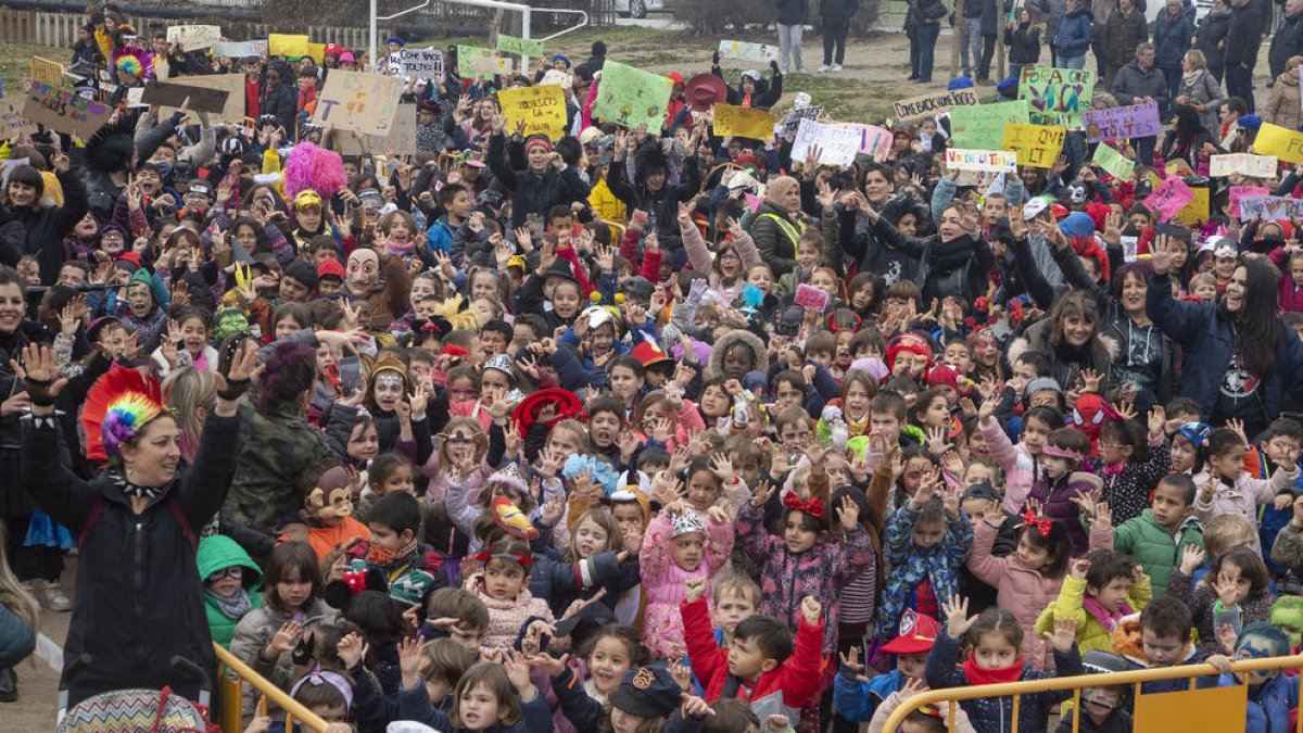 Lleida ciudad celebró el ‘dijous gras’ con la tradicional ‘tupinada’.