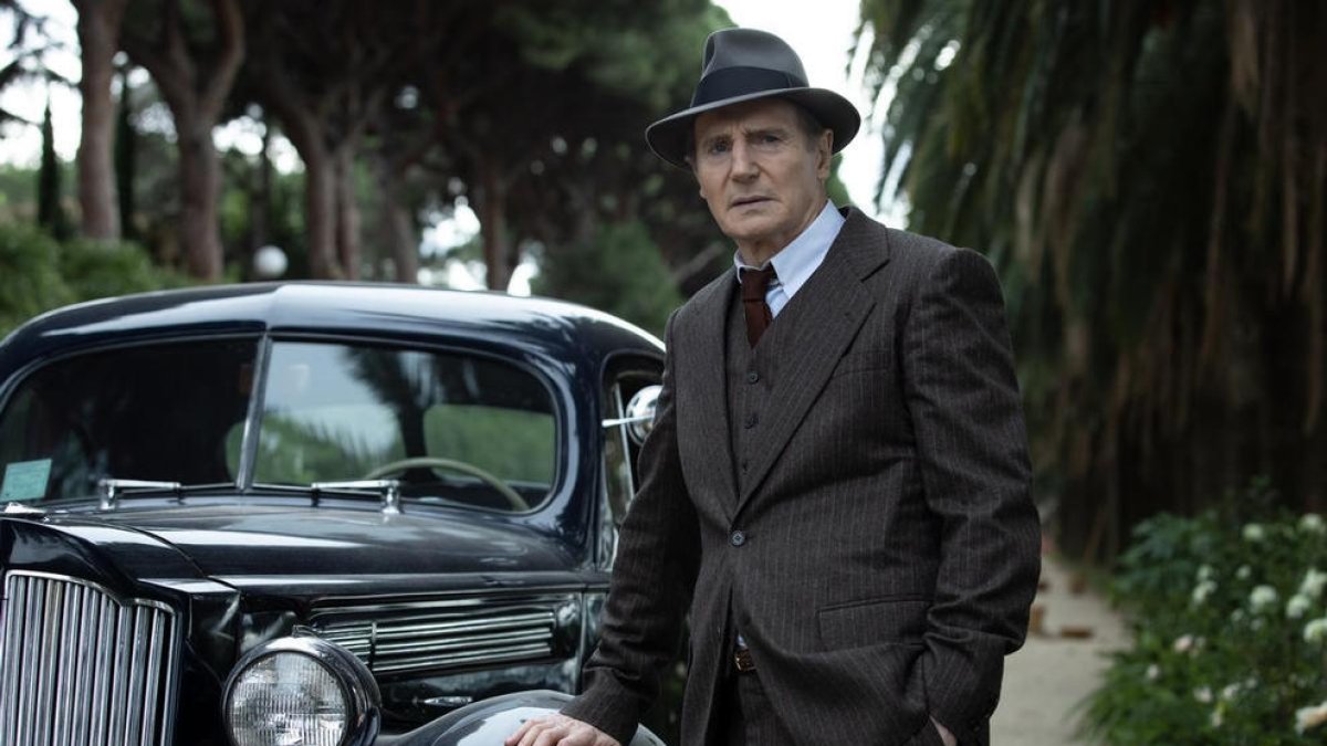 Liam Neeson en su papel como Philip Marlowe.