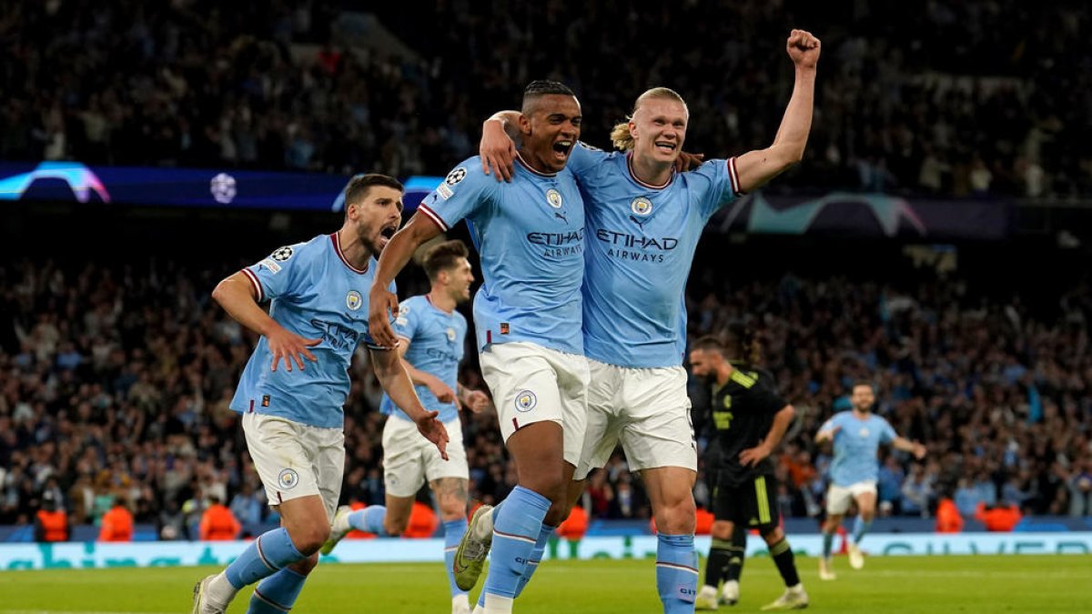 Los jugadores del City festejan la clasificación para la final.