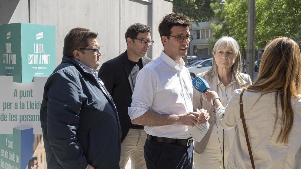 Postius, ahir al costat d’integrants de la candidatura.