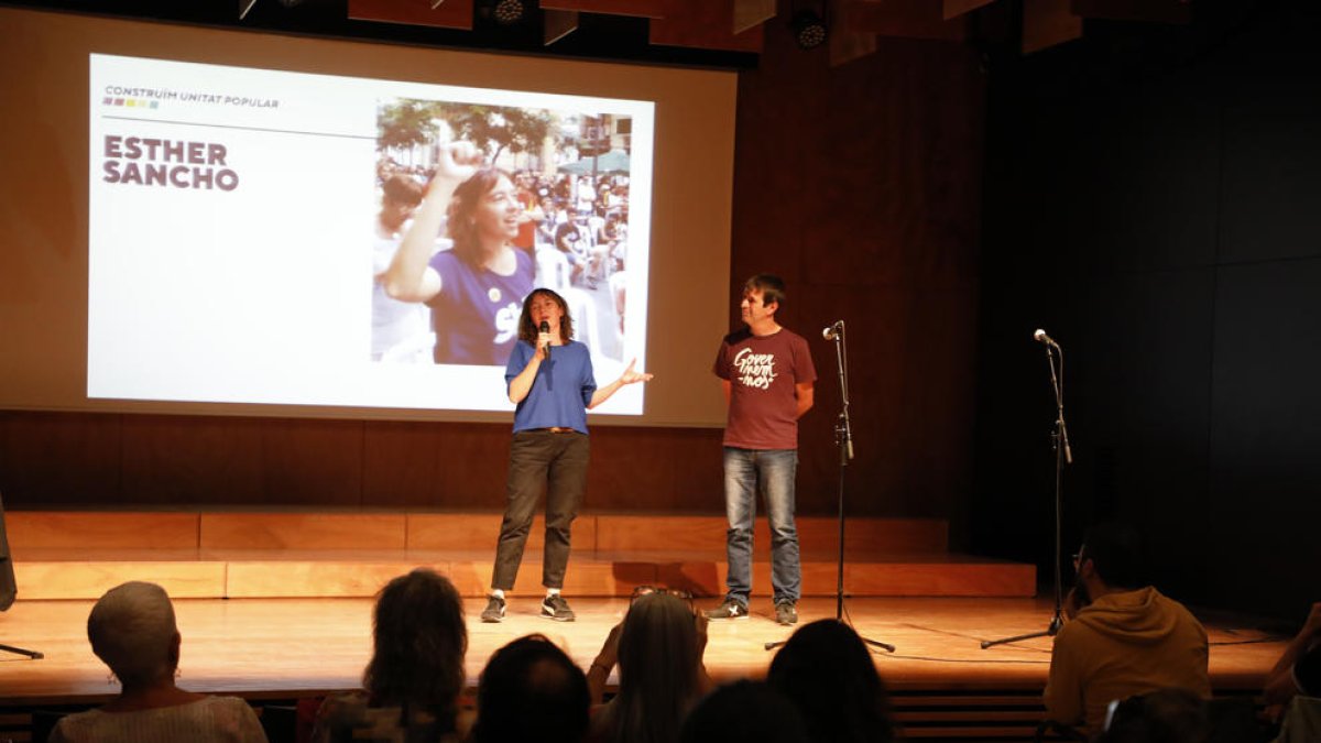 Esther Sancho y Ruben Cobo, ayer en el acto central de la CUP.