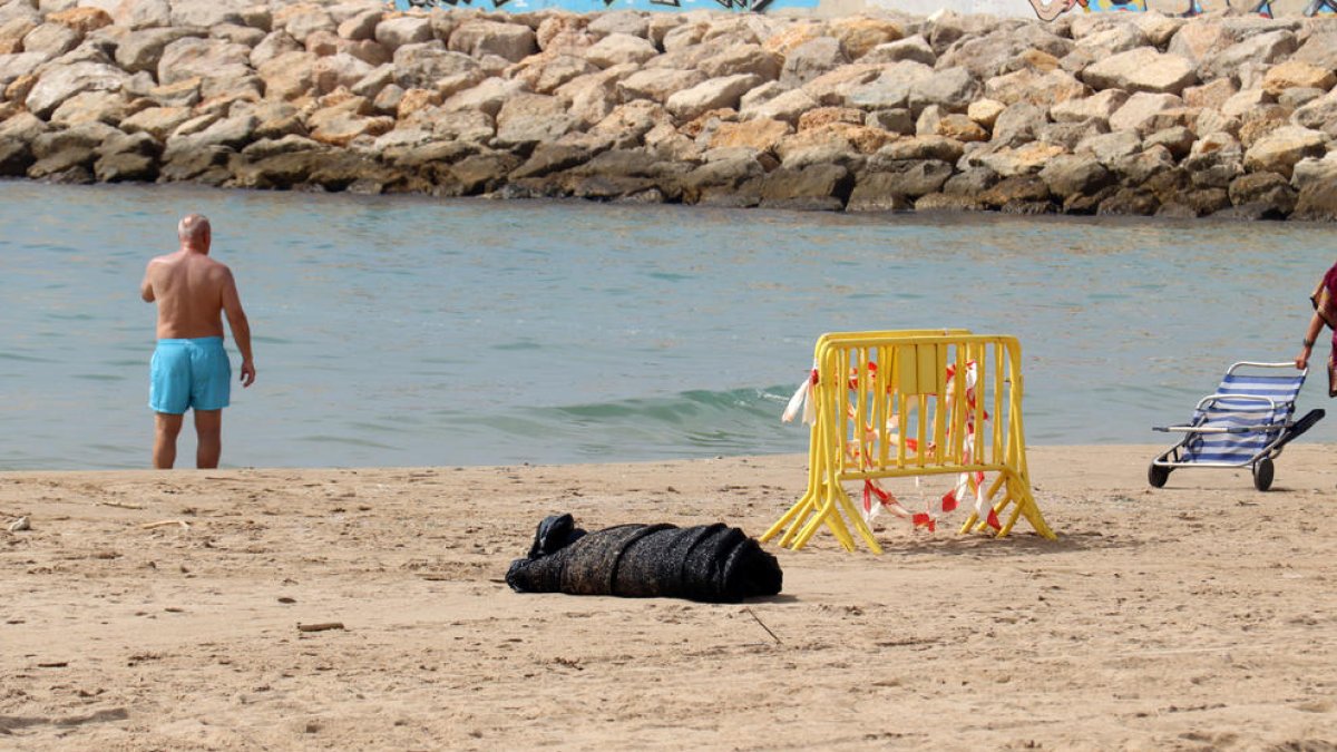 La zona donde encontraron a la bebé muerta en Roda de Berà.