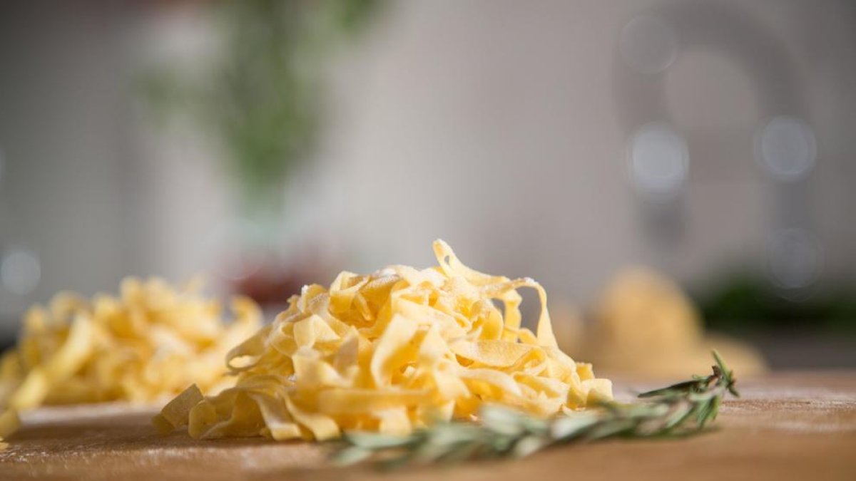 La pasta con nata y queso, uno de los platos más calóricos.