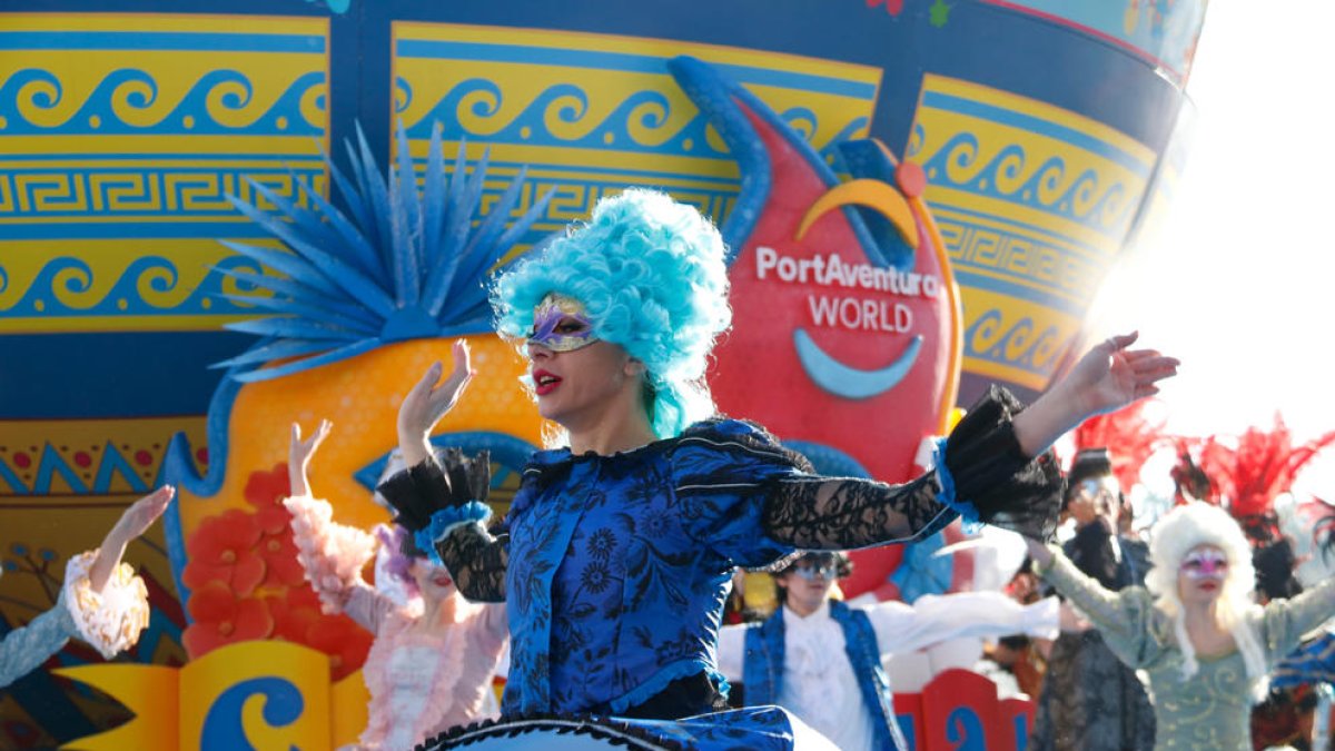 Espectáculo de apertura de la temporada de PortaAventura centrándose en Carnaval, la novedad de este año.