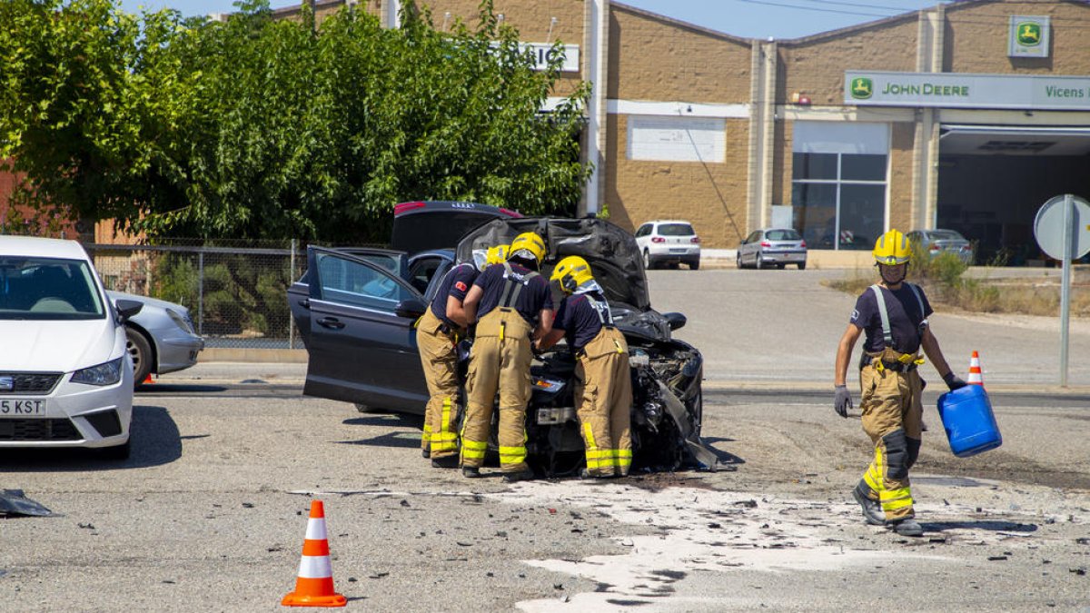 Un dels vehicles implicats ahir en un accident a l'N-II a Torres de Segre