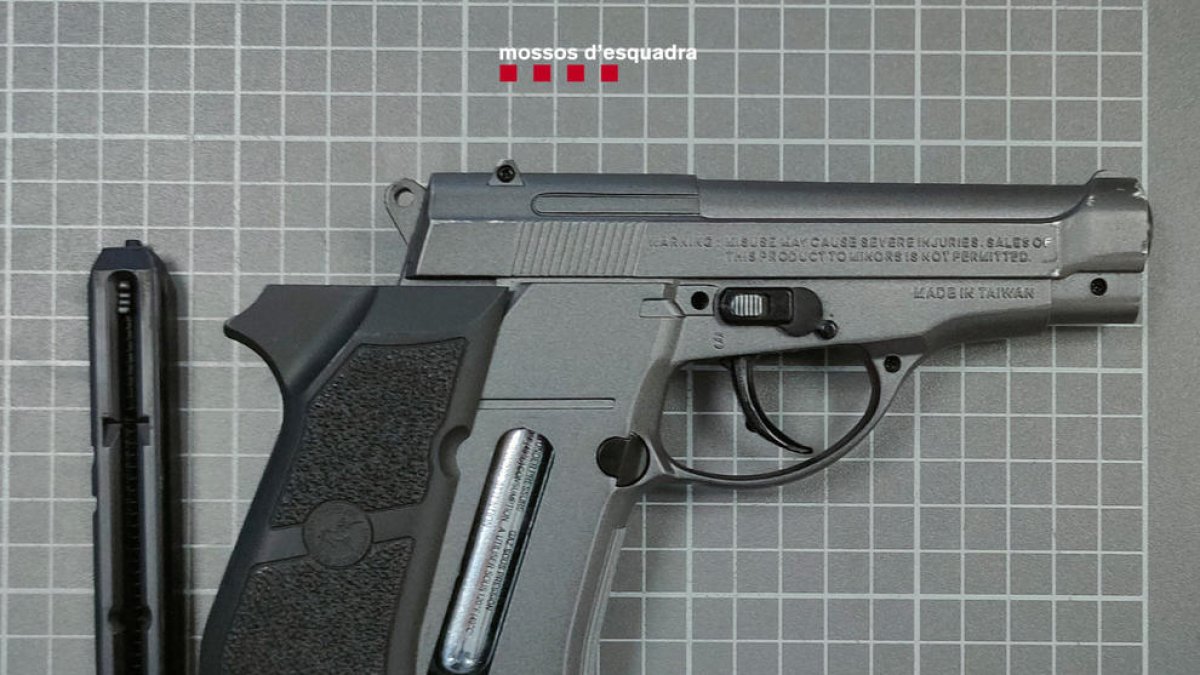 Pistola d'aire comprimit utilitzada en els tres robatoris