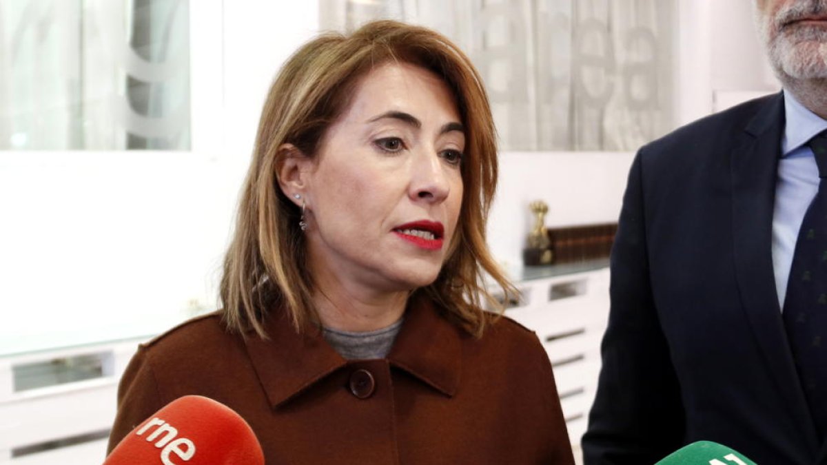 La ministra de Transportes, Movilidad y Agenda Urbana del gobierno del Estado, Raquel Sánchez, en la atención a los medios en Lleida.