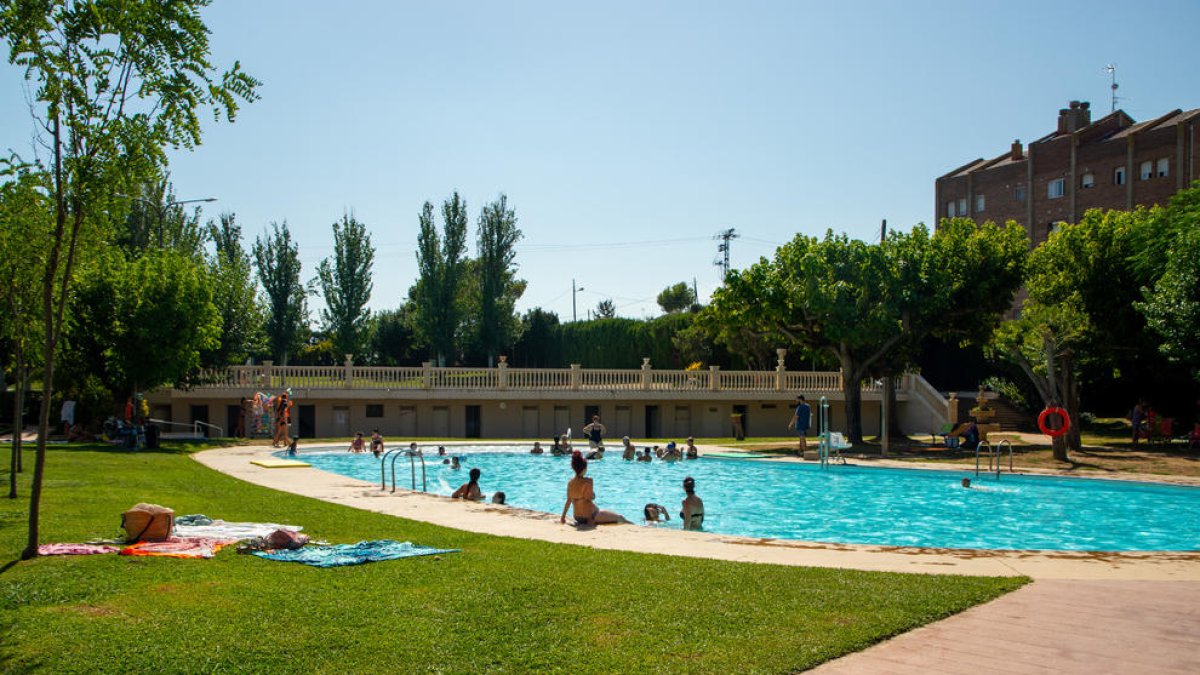 Les piscines d’Almacelles, que van tornar a obrir ahir.