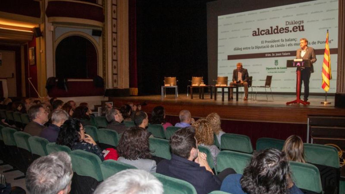 Un momento de la intervención de Joan Talarn en el acto organizado en Tàrrega.