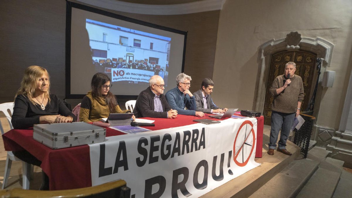 L’Auditori de Cervera va acollir l’acte sobre els projectes energètics.