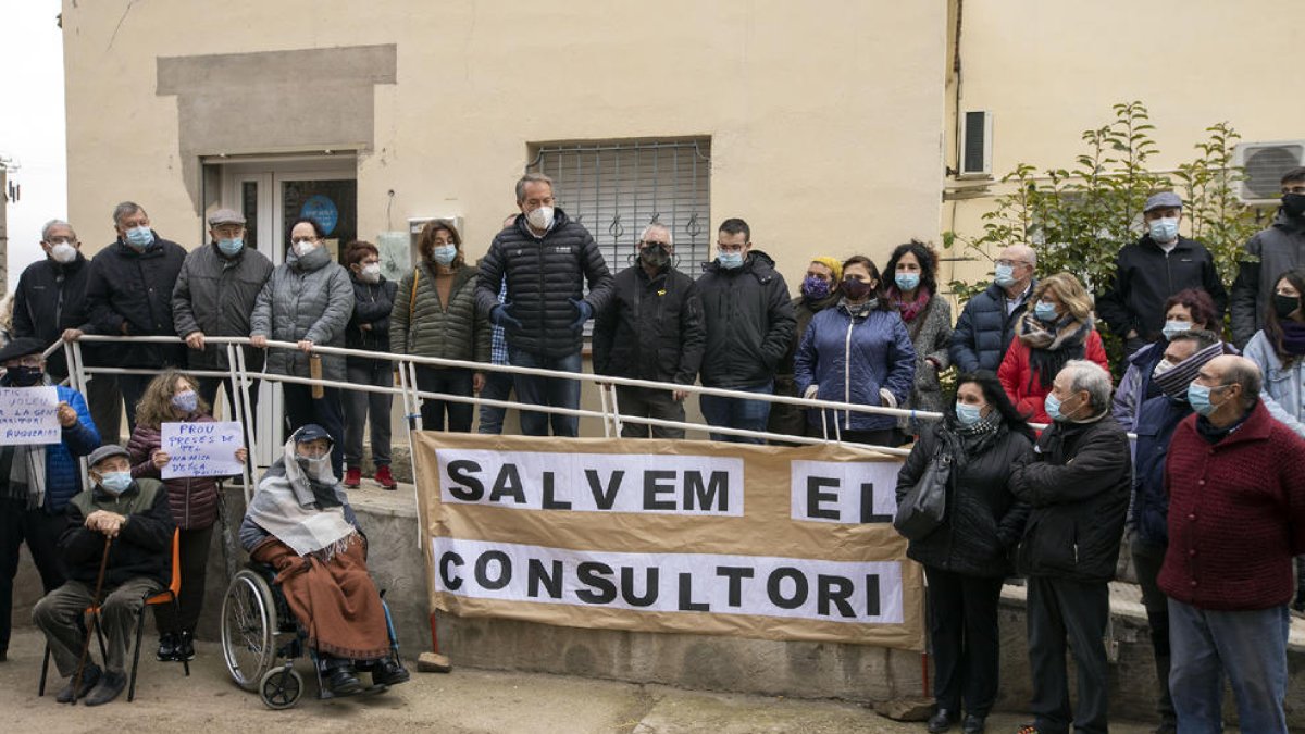 Manifestación en Tarroja en 2021 para reclamar el consultorio.