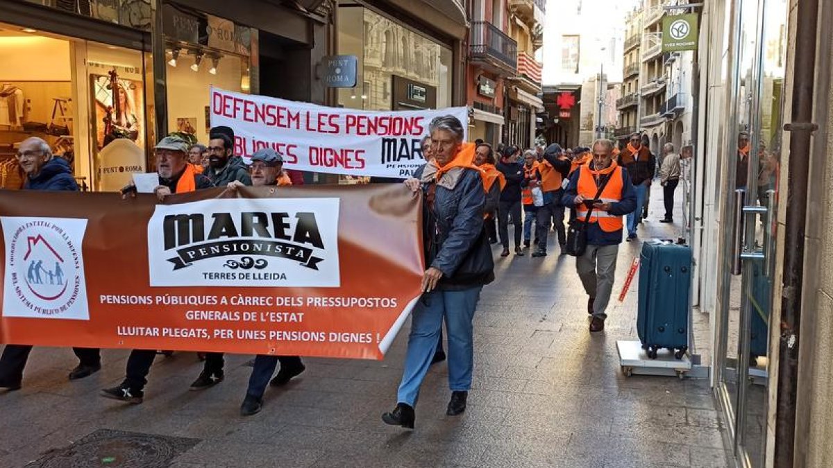 La Marea Pensionista de Lleida en una protesta en noviembre para reclamar pensiones dignas.