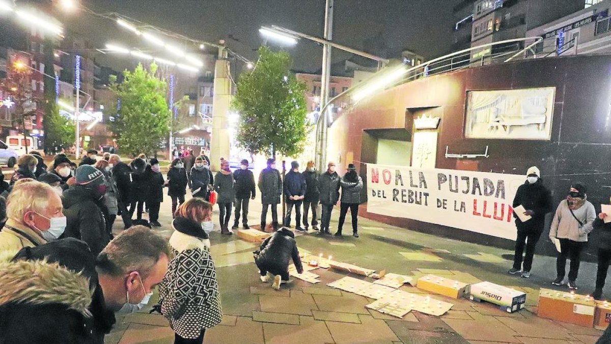 Manifestació a Ricard Viñes contra la pobresa energètica el 2021.