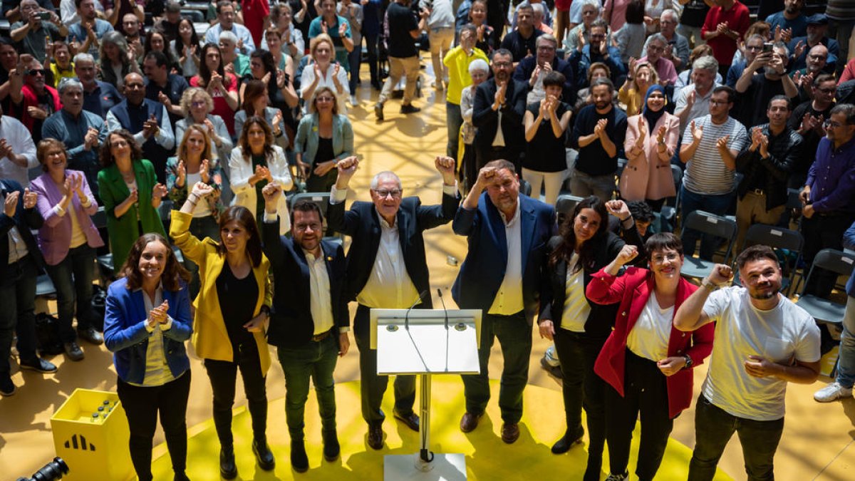 La cúpula de ERC se vuelca en apoyar a sus candidatos. 