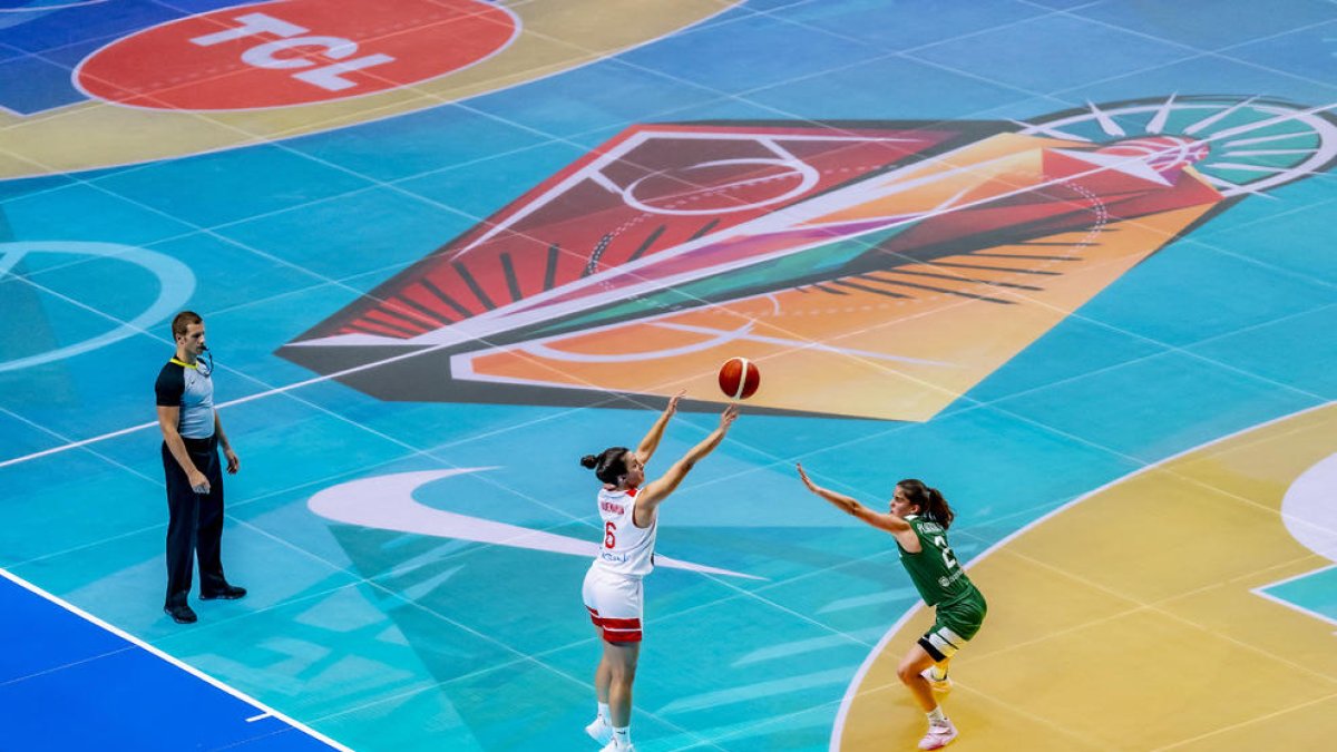 El partido se disputó en el WiZink Center de Madrid sobre una pista de cristal LED.