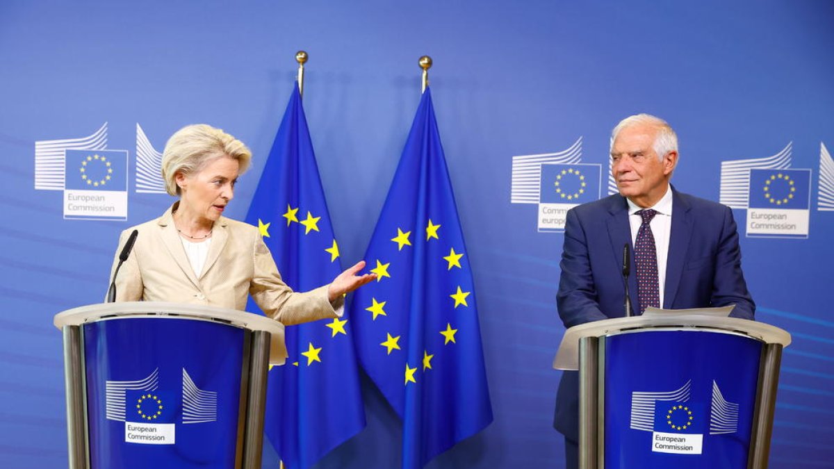 Ursula von der Leyen va anunciar ahir el nou paquet de sancions a Rússia al costat de Josep Borrell.