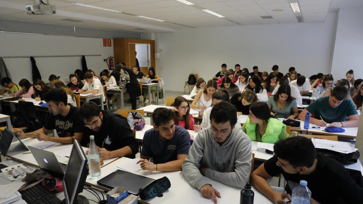 Alumnos del grado de Educación Primaria dual de la Universitat de Lleida.