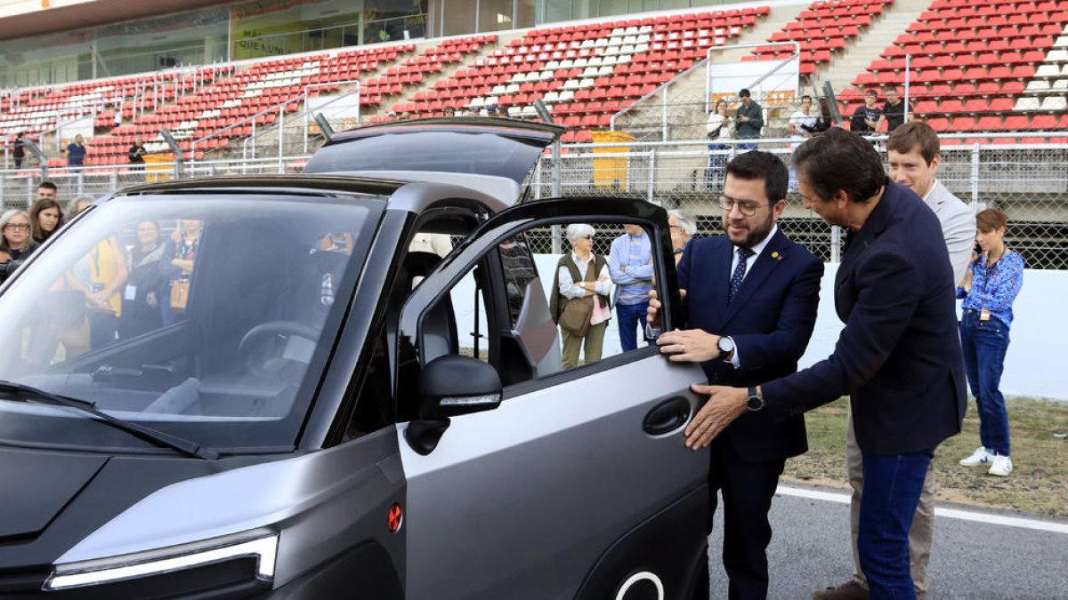 Aragonès, ayer en Montmeló, en la feria e-Mobility.