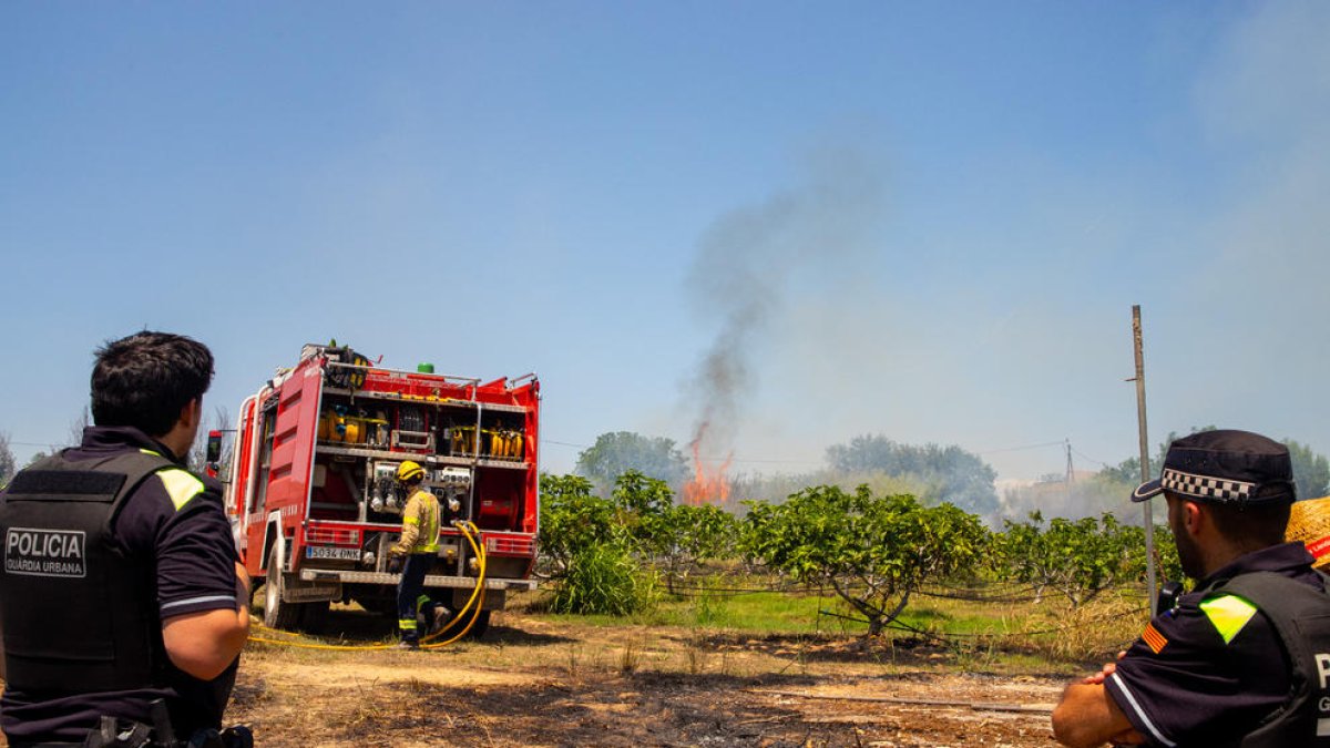 Al lugar acudieron los Bomberos de la Generalitat y la Guardia Urbana. 