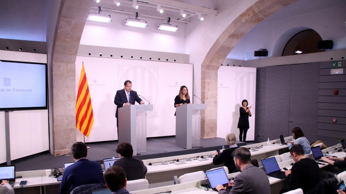 El consejero|conseller de Interior, Joan Ignasi Elena; y la portavoz del Gobierno, Patrícia Plaja, durante la rueda de prensa posterior a la reunión del Consejo Ejecutivo.  Fecha de publicación: martes 21 de marzo del 2023, 13:05